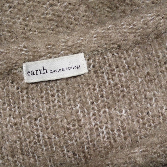 EARTH music & ecology oatmeal tunic sweater - Picture 6 of 6